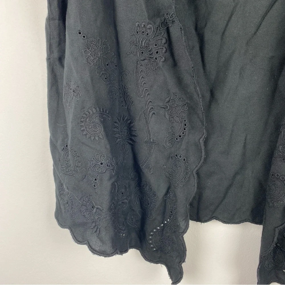 NorthStyle Black Scalloped Eyelet Detail Open Flowy Vest, Size Medium